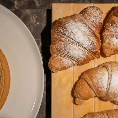 Le Di Costanza تْشيفالو