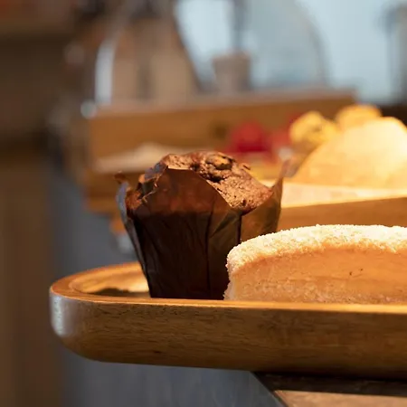 Le Di Costanza تْشيفالو