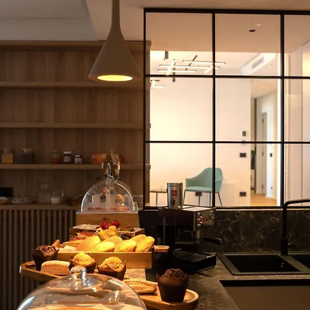 Le Di Costanza فندق مبيت وإفطار تْشيفالو