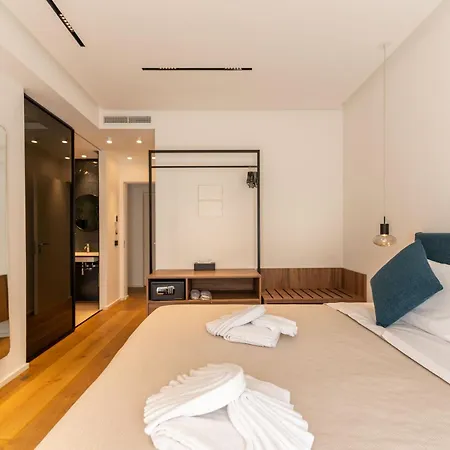 Le Di Costanza فندق مبيت وإفطار تْشيفالو