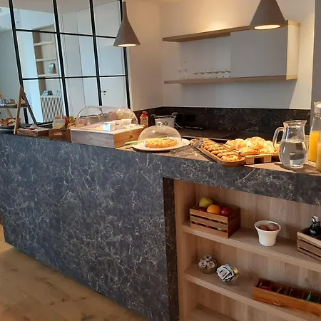 Le Di Costanza تْشيفالو