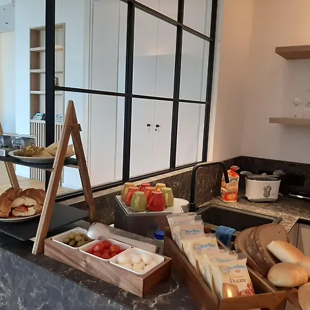 Le Di Costanza 4* تْشيفالو