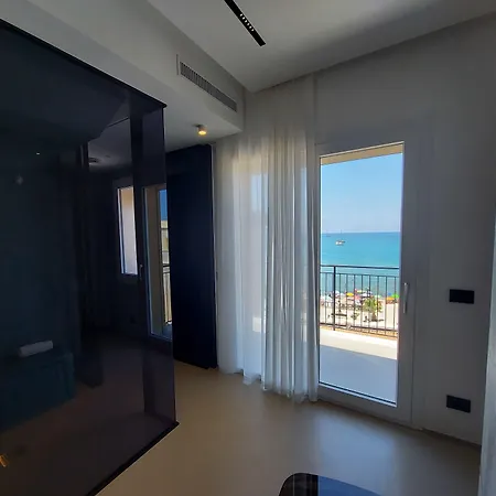 فندق مبيت وإفطار Le Di Costanza 4*