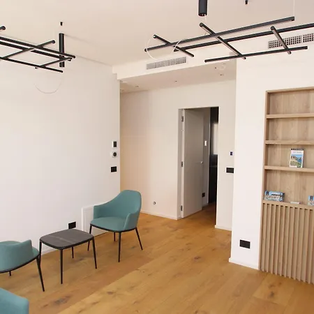 فندق مبيت وإفطار Le Di Costanza 4*